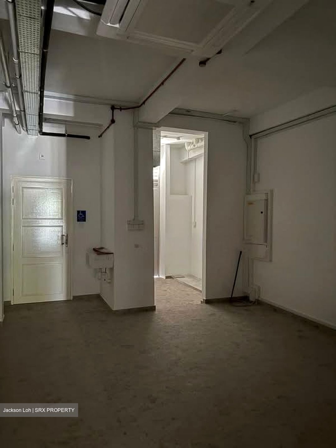 Rowell Road (D8), Retail #575438431